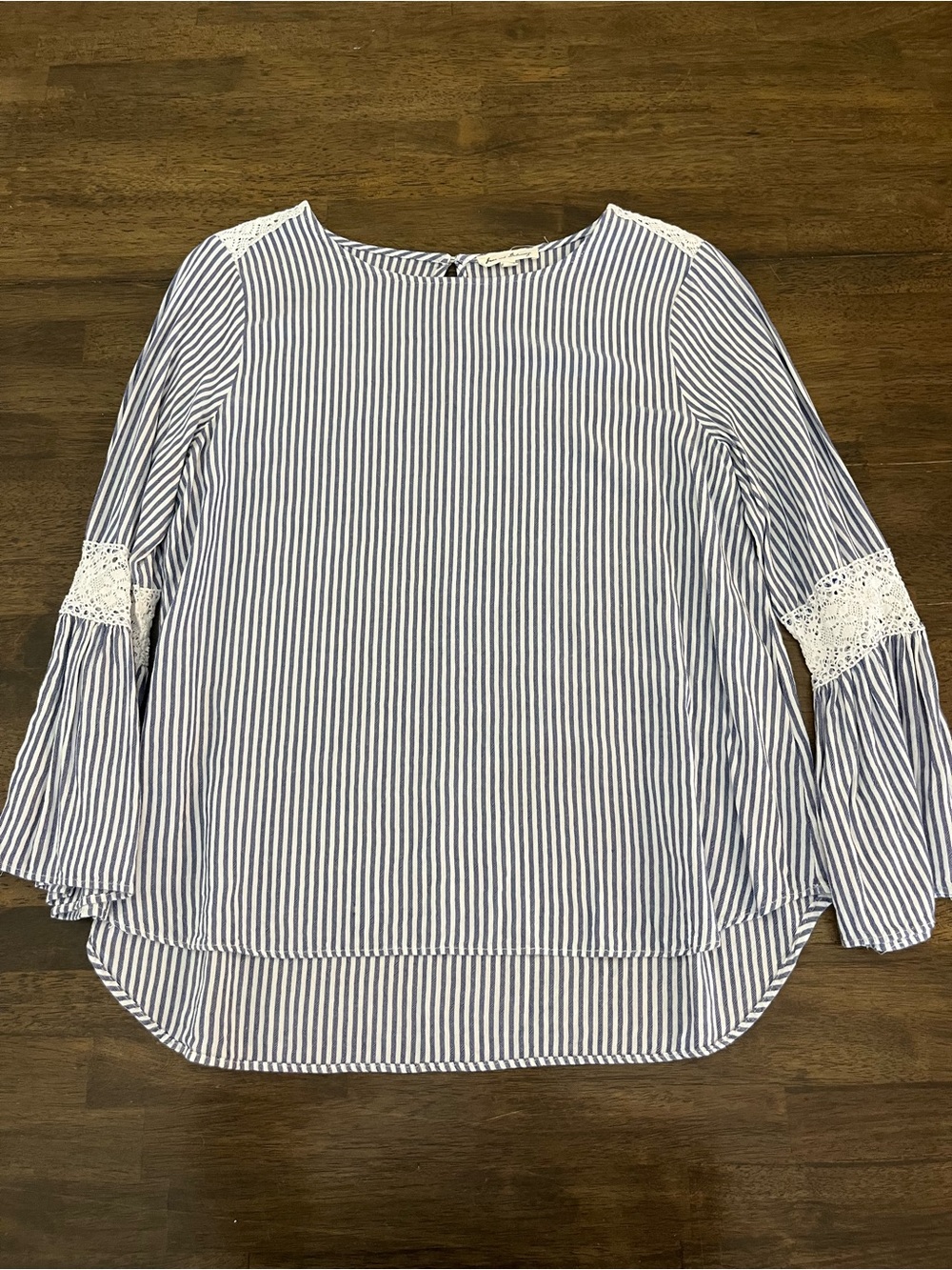Jane & Delancey Striped Blue and White Lace-Trim Womens Flare Sleeves Top Medium